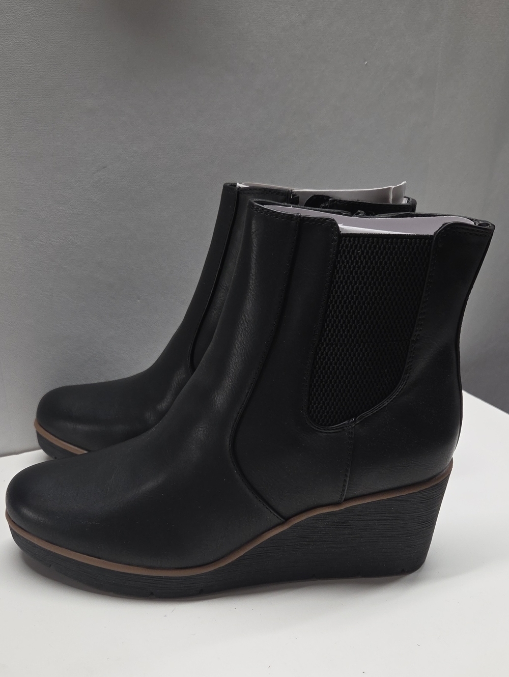 Clarks Women's Black Wedge Chelsea Boots Size 9W